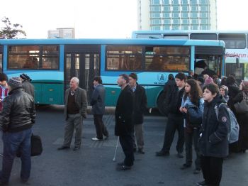 Taksim Otobüs Duraklarında Bomba Alarmı