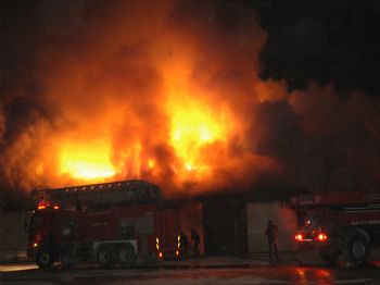 ATAY USLU - Van'da Karayolları Deposunda Yangın