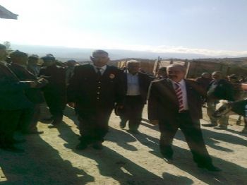 KAZıM ŞAHIN - Belediye Başkanı Şahin,kurban Pazarını Denetledi.