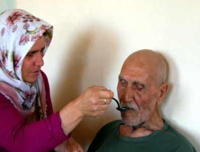 Cumhurbaşkanı Gül Af Bekleyen Yaşlı Mahkumu Sevindirdi