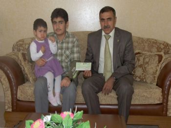 Eğitim Bir-sen`den, Merhum Öğretmenin Ailesine 15 Bin Lira Katkı