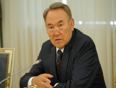 Nazarbayev’den Atambayev’e Kutlama