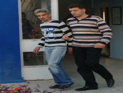 Öğrencileri Gasp Edip Kuaföre Gitti