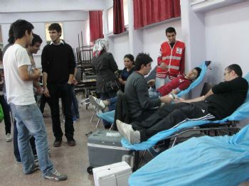 Soma`da Cbü Öğrencilerinden Kızılay`a Kan Bağışı