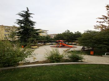 ADİLE NAŞİT - Yenilenen Adile Naşit Parkı Hizmete Açıldı