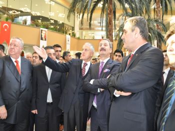 RONA YıRCALı - Bakan Çağlayan: Avrupa Oksijen Çadırındayken Biz Büyümede Dünya Şampiyonu Olduk