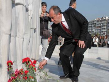 BİRGÜL AYMAN GÜLER - Balbay'ın Cezaevindeki Bininci Günü Bin Karanfille Protesto Edildi