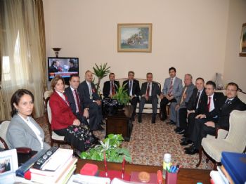 YAŞAR KESKIN - Dağ İlçeleri Ege'ye Bağlanıyor