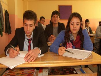 Depremzede Öğrenciler Silopi'de Eğitime Başladı