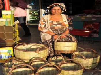 Geçimini Sepet Yaparak Sağlıyor