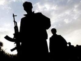 KAZAN VADISI - Hakkari'de Bir Terörist Teslim Oldu