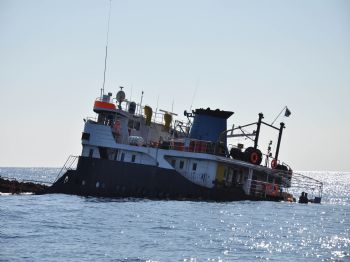 MAGOSA - Antalya’da Batmaya Başlayan Gemi Açıklara Doğru Çekiliyor (özel)