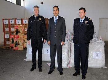 Manisa İl Emniyet Müdürlüğü Depremzedelere Yardım Gönderdi