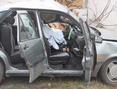 DEMIRKENT - Otomobil Takla Attı: 1 Ölü, 1 Yaralı