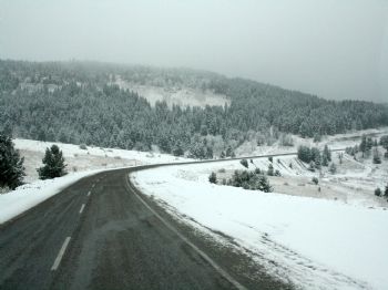 VEDAT KARADAĞ - Sarıkamış, Güne Kar Yağışı İle Uyandı