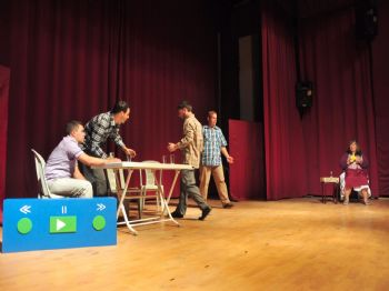 Türk ve Alman Gençler, ‘almancı’ Olmayı Tiyatro Sahnesinden Anlattı