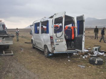 Ağrı`da Trafik Kazası:11 Yaralı