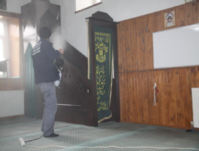 LOKMAN ÖZDEN - Çubuk`ta Cami ve Kesimhaneler Dezenfekte Ediliyor