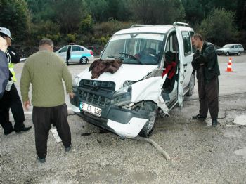 Osmaniye’de Minibüs İle Otomobil Çarpıştı: 7 Yaralı