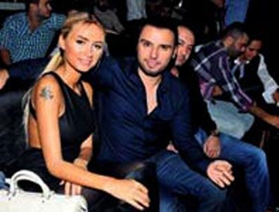 Kameraya karşı mutluluk pozları!