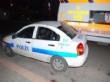 Alkollü Şahıs Polis Otosunun Camını Kafa Atarak Kırdı