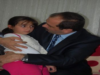 Depremde Annesi ve Babasını Kaybeden Minik Simge’ye Bayram Ziyareti