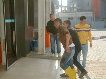 Düzce`de 52 Acemi Kasap Kendini Yaraladı