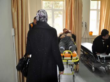 Elini Kesen Acemi Kasaplar Hastanenin Yolunu Tuttu