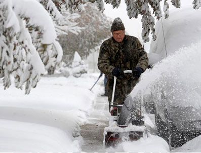 CONNECTICUT - Kar yağışı Amerika'yı felç etti