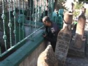 Mezarlıkta Bomba Paniği