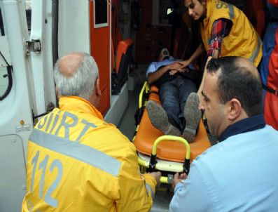 Siirt`te Trafik Kazası: 3 Yaralı