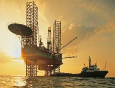 Dev platform Çanakkale Boğazı'ndan geçti