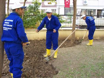 Engelliler İçin `hayatı Seviyorum, Çünkü Çalışıyorum` Projesi