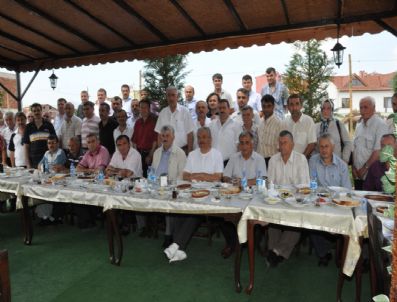 Kartepe'deki Trabzonlular bayramlaşmada buluştu
