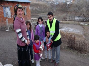 Kimse Yok Mu Derneği, Ardahan’da Bin 500 Aileye Kurban Eti Dağıttı