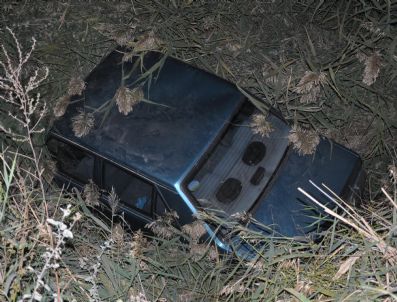 Motosiklete Çarpmamak İçin Otomobilini Şarampole Yuvarladı: 5 Yaralı