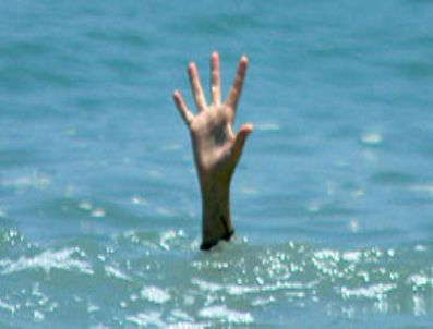 KıZKALESI - Suriyeli turisti boğulmaktan tatilciler kurtardı