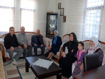 TURHAN TOPÇUOĞLU - Belediye Başkanı Topçuoğlu’ndan Şehit Kızına Ziyaret