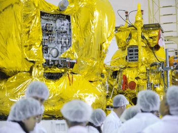 Rusya’nın Mars’ın Uydusu Phobos’a Gönderdiği Robot Uzayda Kaldı