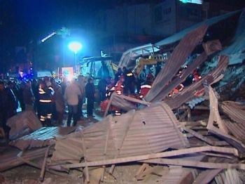 Vanda 5.7 Şiddetinde Deprem Bayram Otel`i Yıkıldı