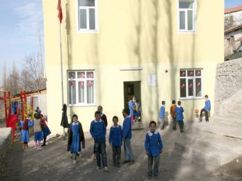 (özel Haber) Üstü Cami, Altı Okul