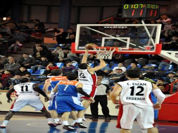 Erdemirspor: 65- Mersin Büyükşehir Belediyespor: 70