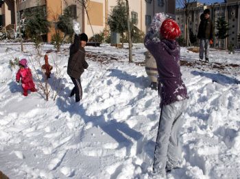 Gaziantepli Çocukların Kar Sevinci