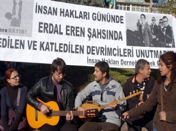 ERDAL EREN - İdam Edilenleri Türkülerle Andılar