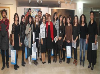 İzmir Sanatı Yaşıyor