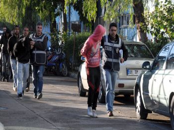 Küçük Kızlara Şantajlı Fuhuş Tuzağı