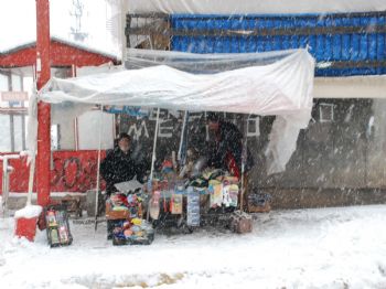 Muş’ta Kar Yağışı Nedeniyle 15 Köy Yolu Ulaşıma Kapandı