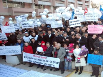 İNSAN HAKLARı GÜNÜ - Öğretmenlerden Meb Önünde Balonlu Eylem
