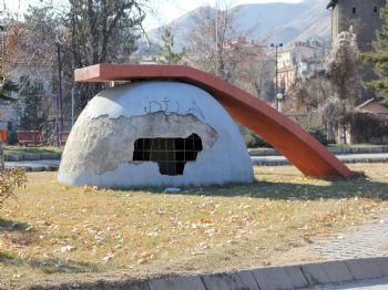 SÜREYYA AYHAN - Süreyya Ayhan Kop'un Heykeli De Yıkıldı