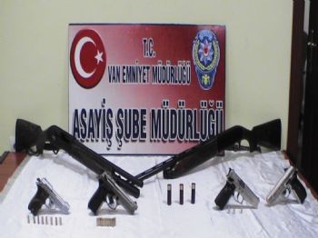 Van'da Havaya Ateş Açan Depremzedeler Polis Takibinde